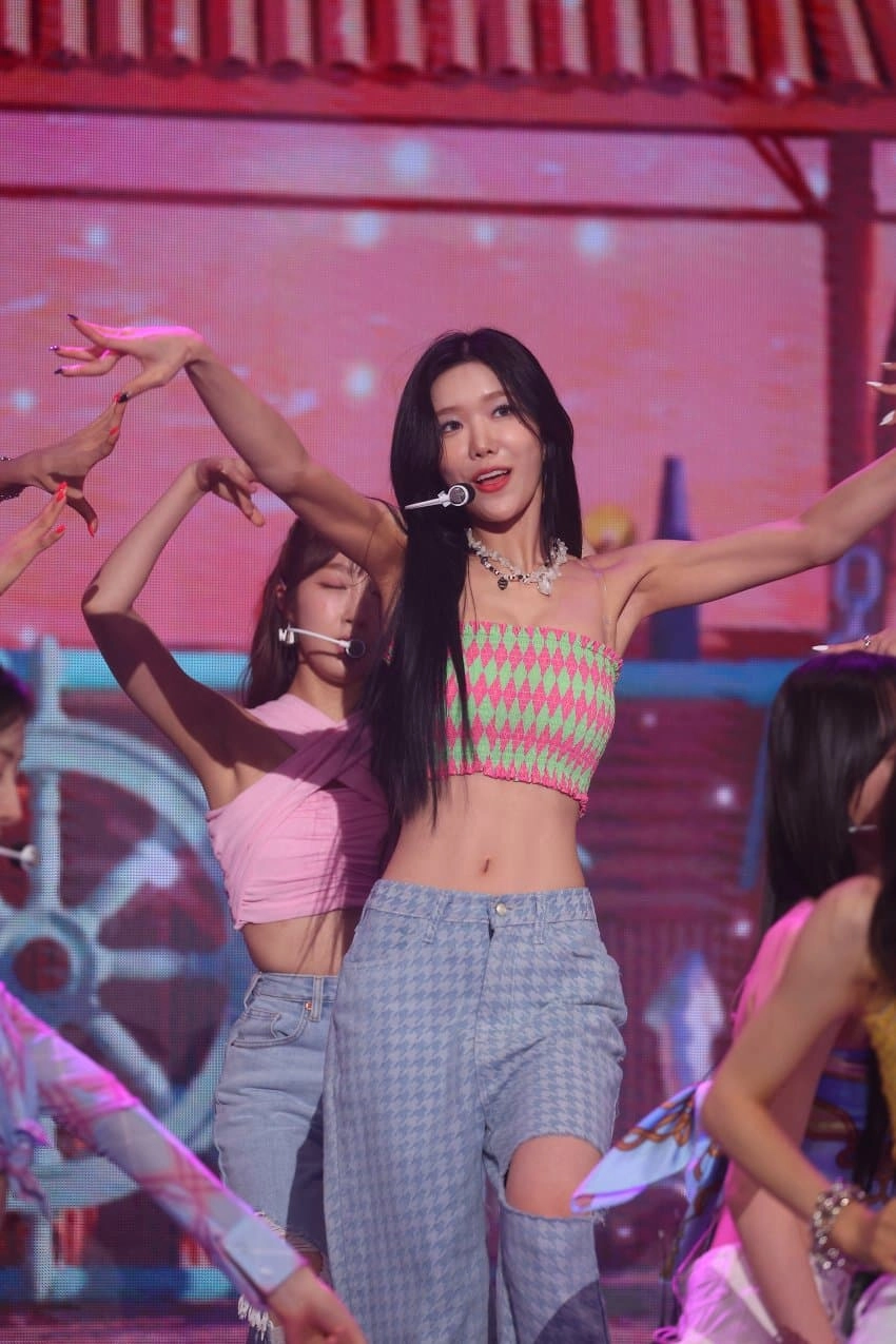 우주소녀 다원 선명한 복근 보소