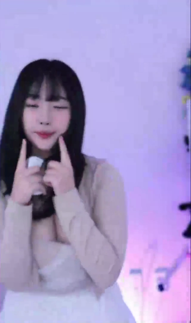 여캠 미드 노출 착샷 화제 미드로 각인된 역대급 예쁨