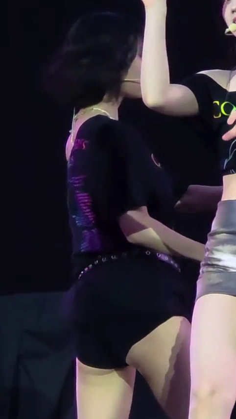 트와이스 모모 엉밑살 떨림 슬로우캠 화제