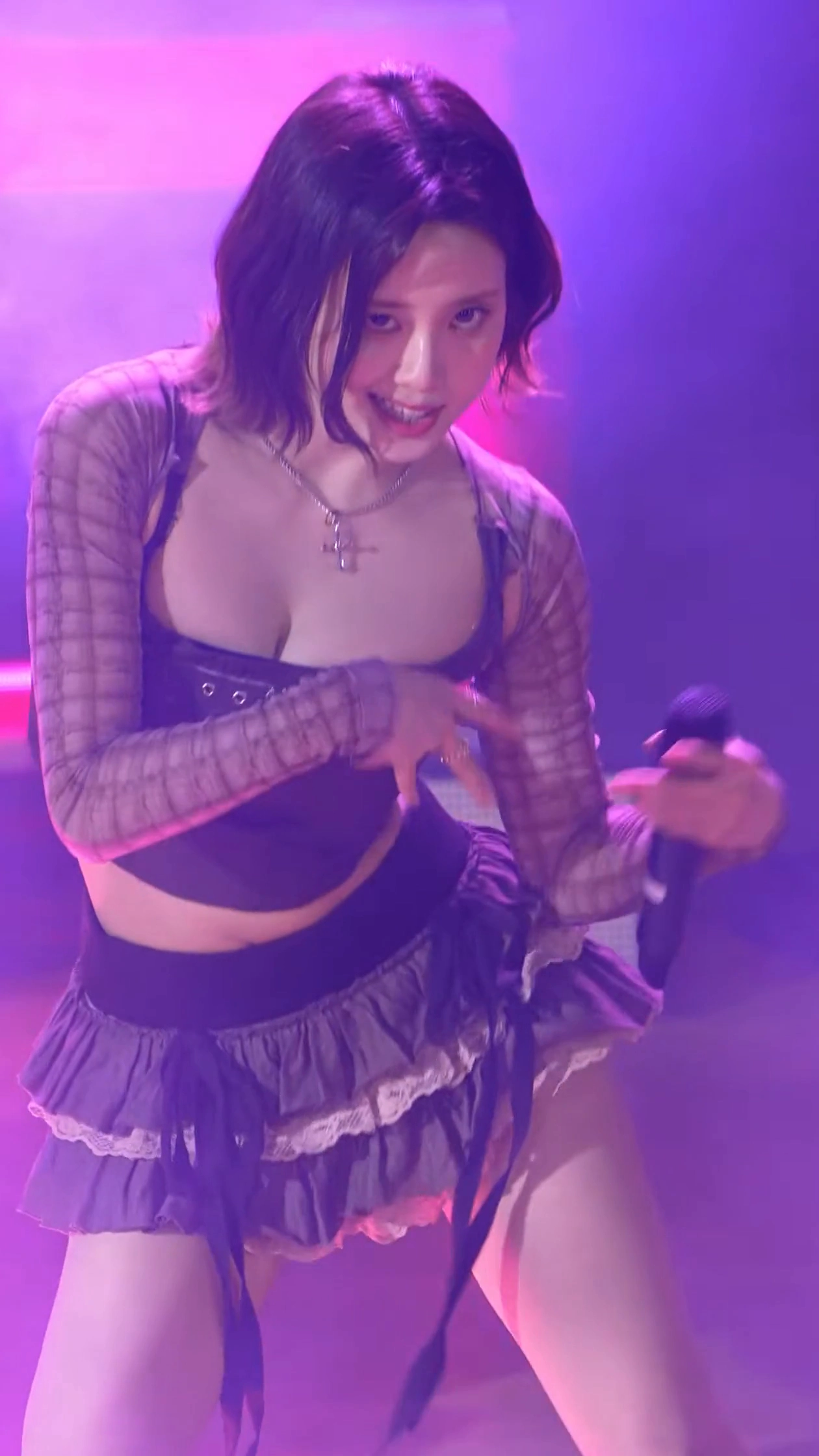 안무 도중 라잇썸 나영 가슴골 드러난 레전드 장면