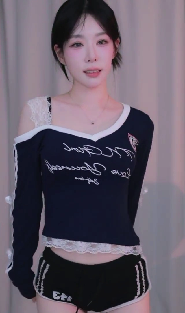 기래민 엉밑살 움찔거리는 돌핀팬츠 골반 웨이브